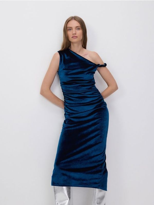 Reserved Reserved - Midi haljina od velura - indigo