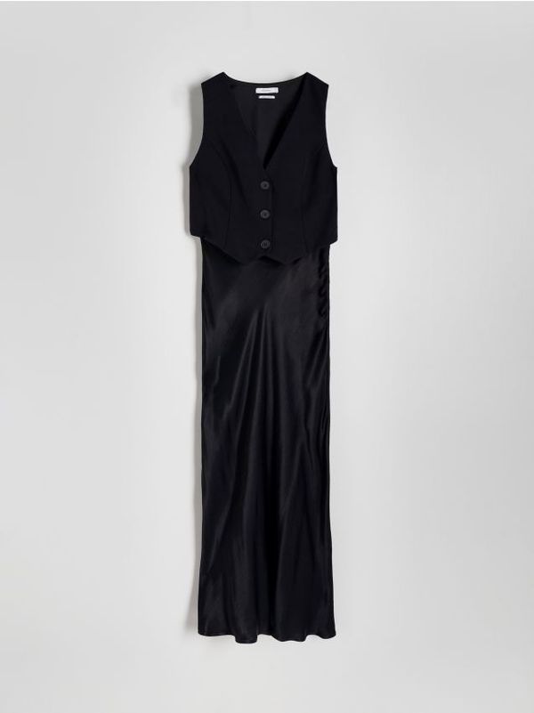 Reserved Reserved - Midi haljina s visokim udjelom viskoze - crno