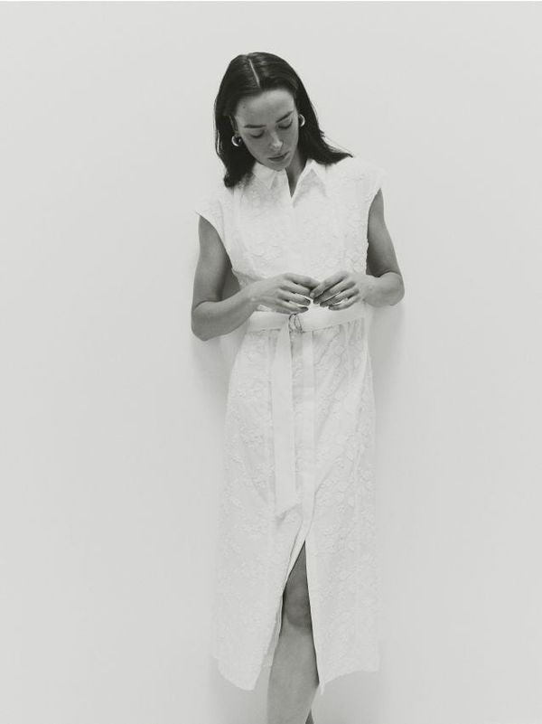 Reserved Reserved - Midi košulja-haljina - bijela