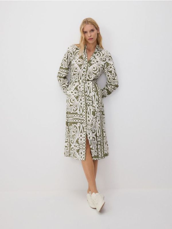 Reserved Reserved - Midi košulja-haljina s visokim udjelom liocela - maslinasto