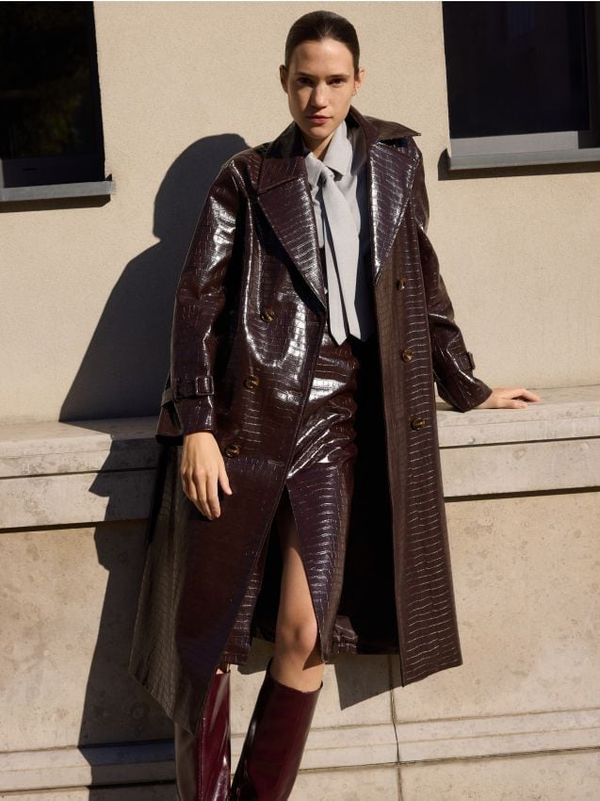 Reserved Reserved - Midi suknja od umjetne kože - tamnosmeđe