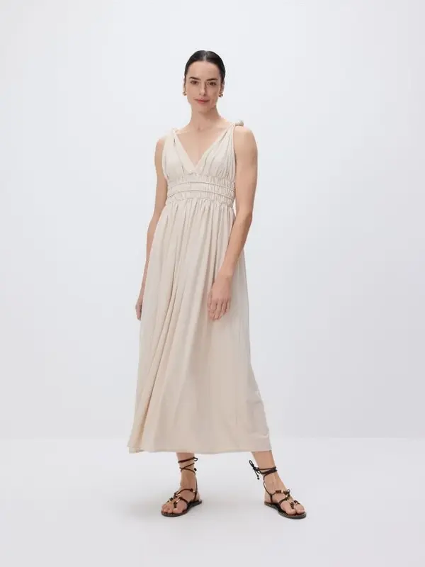 Reserved Reserved - Nabrana maxi haljina - bež
