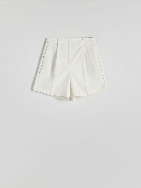 Reserved Reserved - Nabrane kratke hlače - bijela