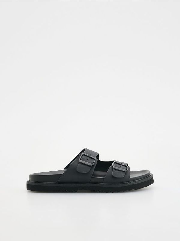 Reserved Reserved - Natikače s kopčama - crno