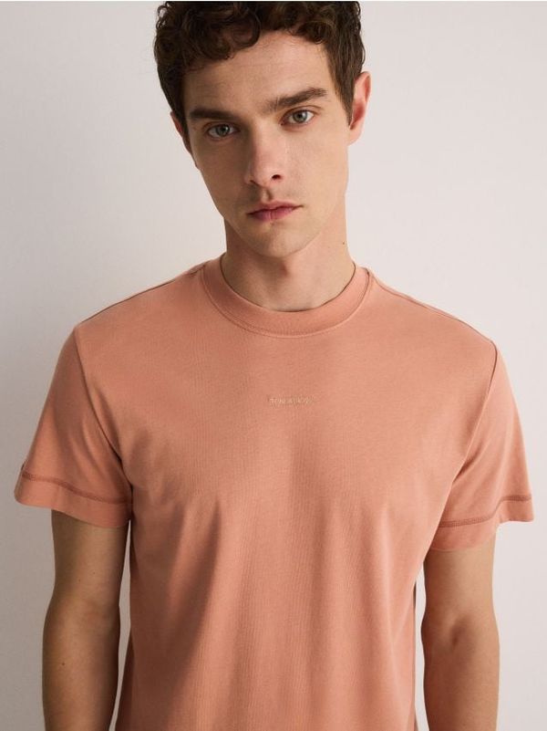 Reserved Reserved - Obična regular fit majica kratkih rukava - boja breskve