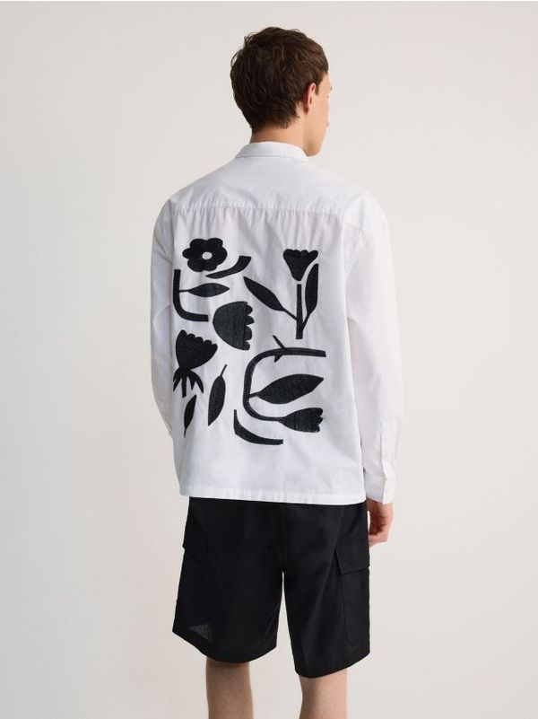 Reserved Reserved - Pamučna comfort fit košulja - bijela