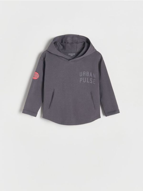 Reserved Reserved - Pamučna majica dugih rukava s kapuljačom - tamnosivo