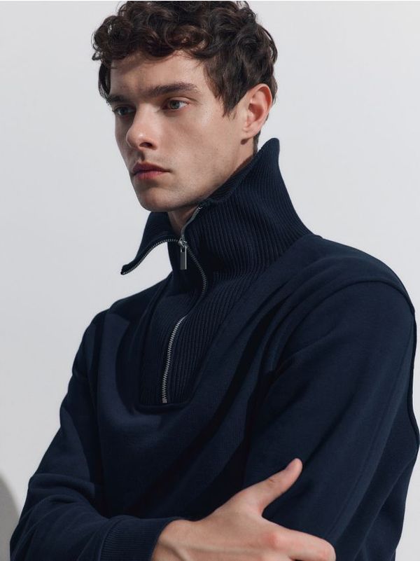 Reserved Reserved - Pamučna majica s uspravnim ovratnikom - mornarsko plava