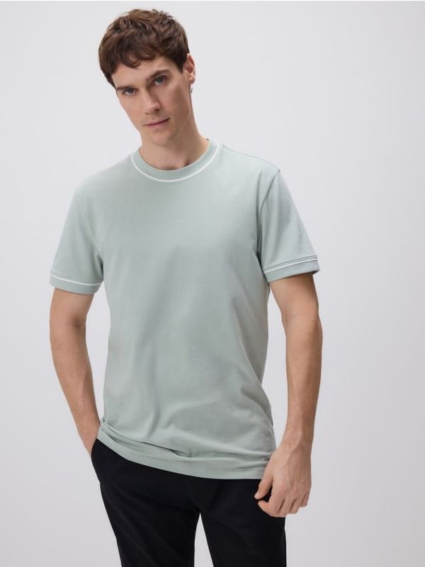 Reserved Reserved - Pamučna majica slim fit - bljedozeleno