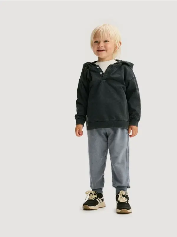 Reserved Reserved - Pamučne jogger hlače - mornarsko plava