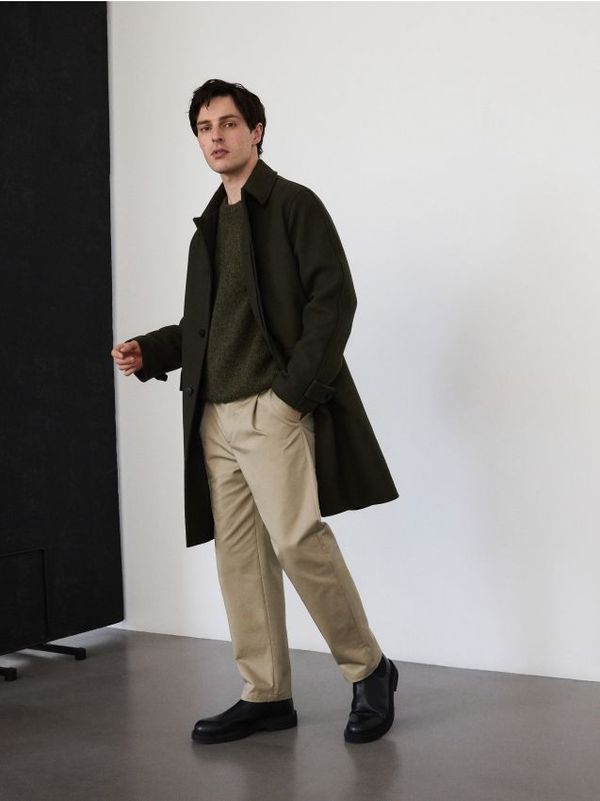 Reserved Reserved - Pamučne straight hlače - svjetlomaslinasto