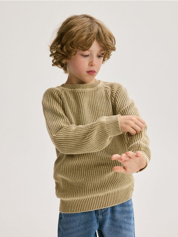 Reserved Reserved - Pamučni džemper - zlatnosmeđe