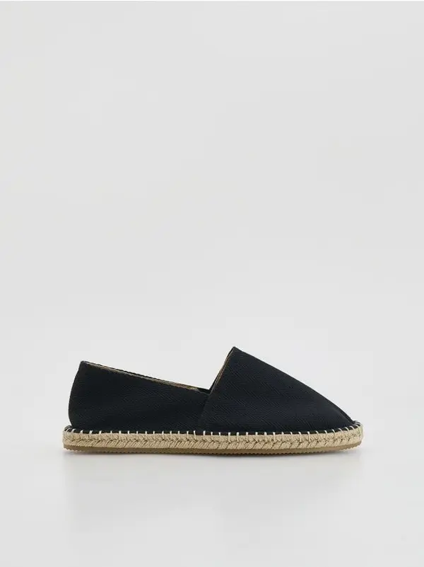Reserved Reserved - Pletene espadrile - crno