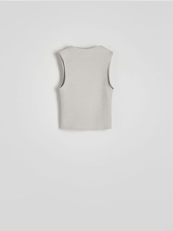 Reserved Reserved - Pleteni vrh s ovratnikom koji stoji - krem