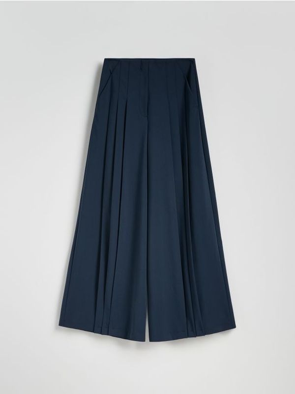 Reserved Reserved - Plisirane hlače širokih nogavica - mornarsko plava