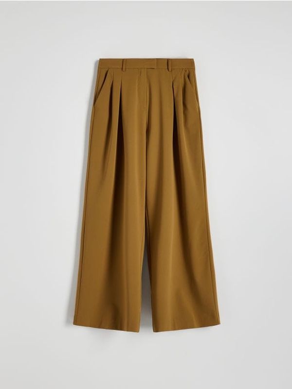 Reserved Reserved - Plisirane hlače širokih nogavica - zlatnosmeđe