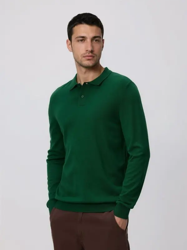 Reserved Reserved - Polo-džemper s visokim udjelom viskoze - zelena