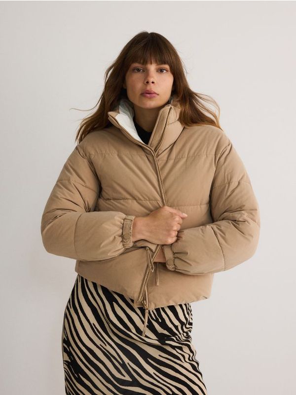 Reserved Reserved - Prošivena jakna s visokim podignutim ovratnikom - bež