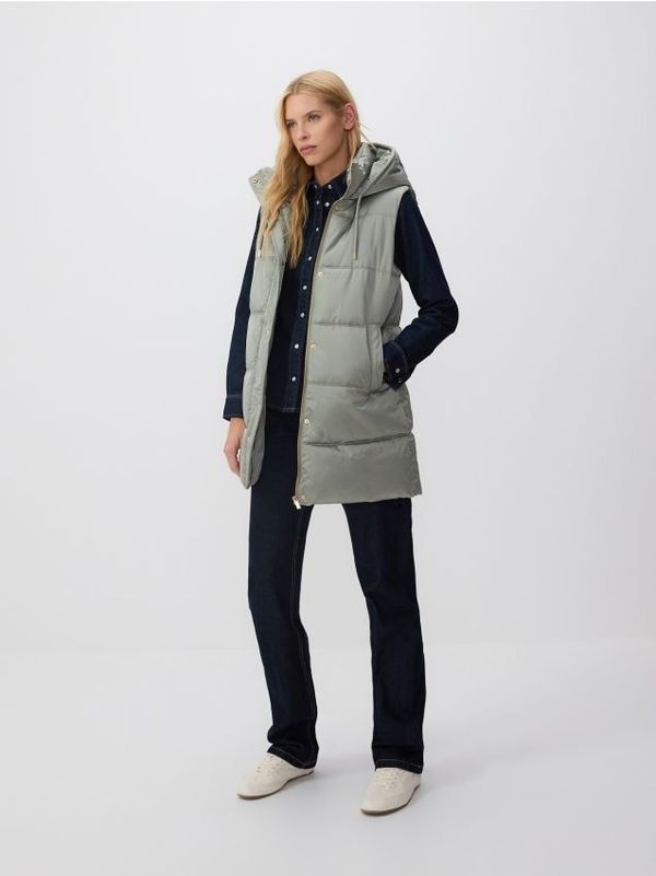 Reserved Reserved - Prošiveni prsluk s kapuljačom - bljedozeleno