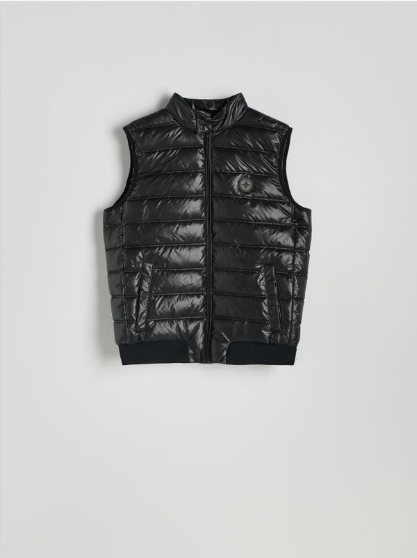 Reserved Reserved - Prošiveni prsluk s uspravnim ovratnikom - crno