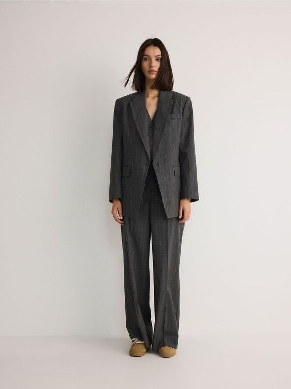 Reserved Reserved - Prugaste hlače - tamnosivo