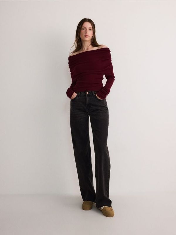 Reserved Reserved - Pulover s otvorenim ramenima - tamnoljubičasto