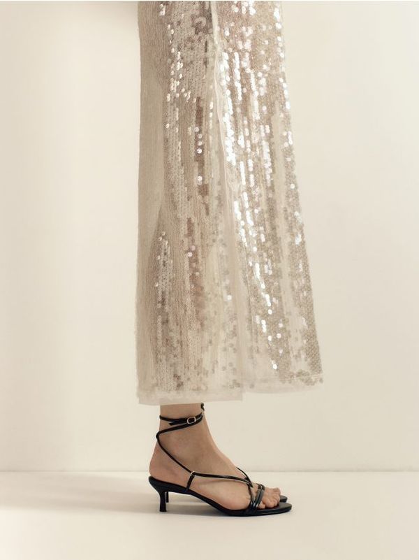 Reserved Reserved - Ravne sandale s remenčićima - crno