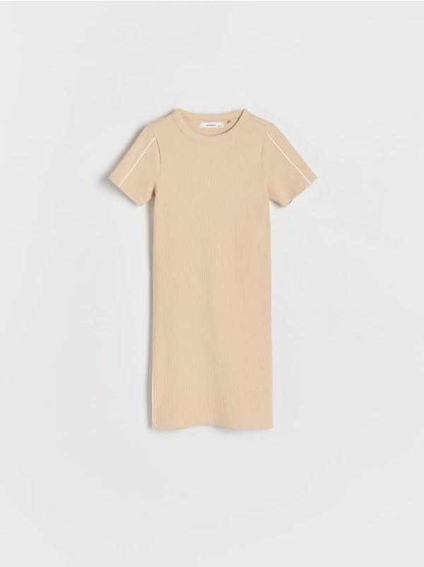 Reserved Reserved - Rebrasta haljina s visokim udjelom pamuka - bež