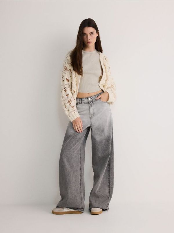 Reserved Reserved - Rebrasta majica kratkih rukava s visokim udjelom pamuka - boja kože