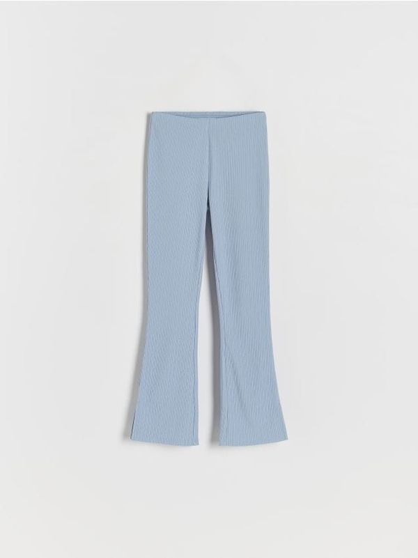 Reserved Reserved - Rebraste hlače s prorezima - bljedoplavo