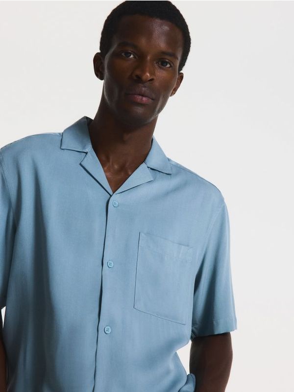 Reserved Reserved - Regular fit košulja od viskoze - svjetloplavo