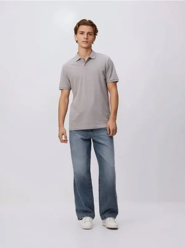 Reserved Reserved - Regular fit polo-majica - svijetlo siva
