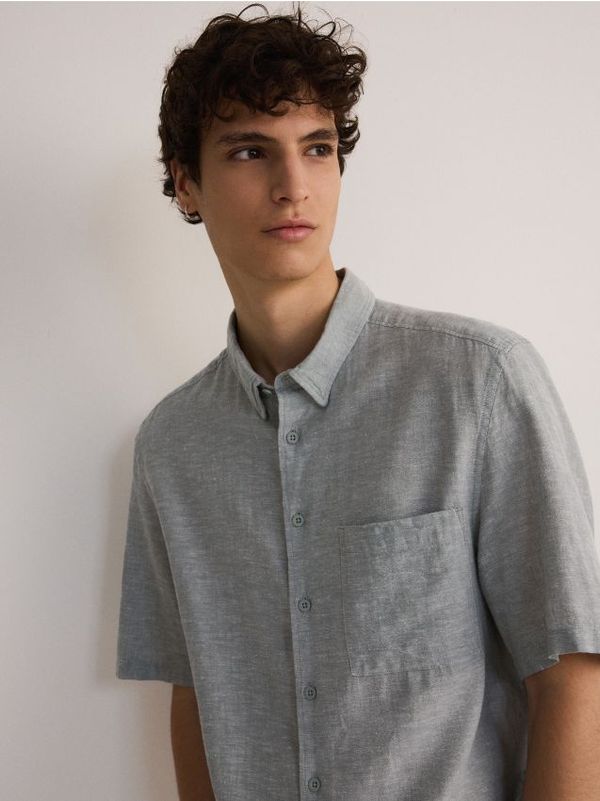 Reserved Reserved - Regular košulja s visokim udjelom lana - bljedozeleno