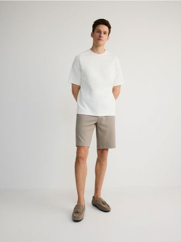 Reserved Reserved - Regular kratke hlače od strukturirane tkanine - bež