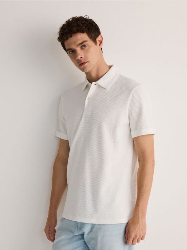 Reserved Reserved - Regular polo-majica od strukturirane tkanine - krem
