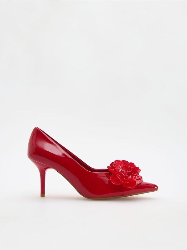 Reserved Reserved - Salonke s ukrasnim cvjetnim detaljem - crvena