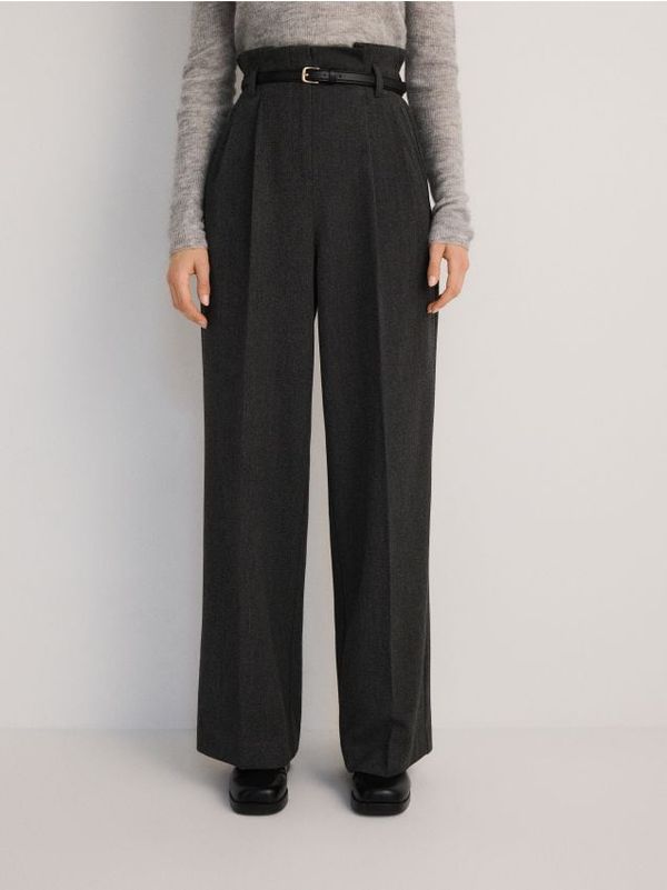 Reserved Reserved - Široke hlače s naborima - tamnosivo