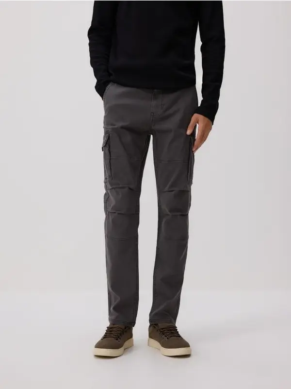 Reserved Reserved - Slim fit cargo hlače - tamnosivo