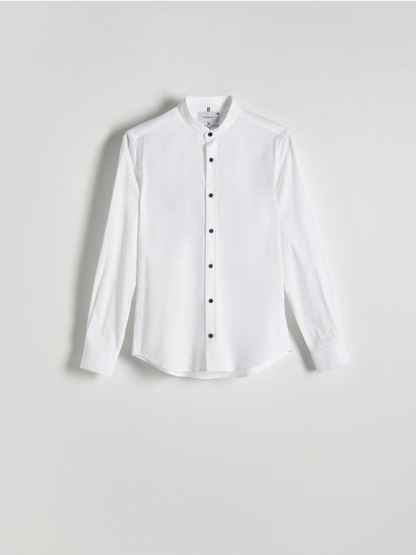 Reserved Reserved - Slim fit košulja s podignutim ovratnikom - bijela