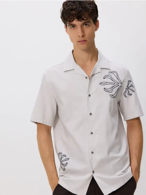 Reserved Reserved - Slim fit košulja s sitnim uzorkom - svijetlo siva