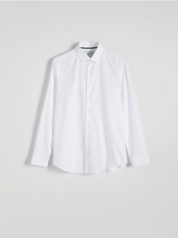Reserved Reserved - Slim fit košulja s visokim udjelom pamuka - bijela