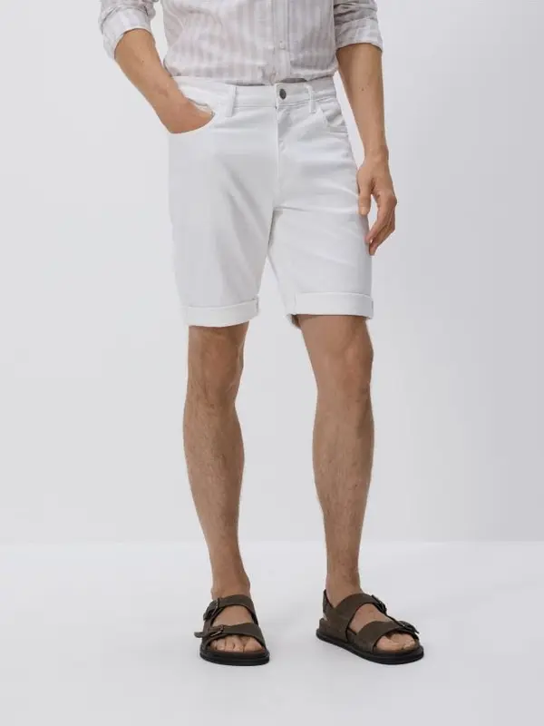 Reserved Reserved - Slim fit kratke hlače od trapera - bijela