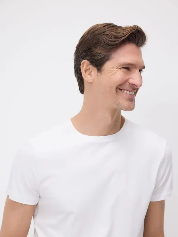 Reserved Reserved - Slim fit majica od merceriziranog pamuka - bijela
