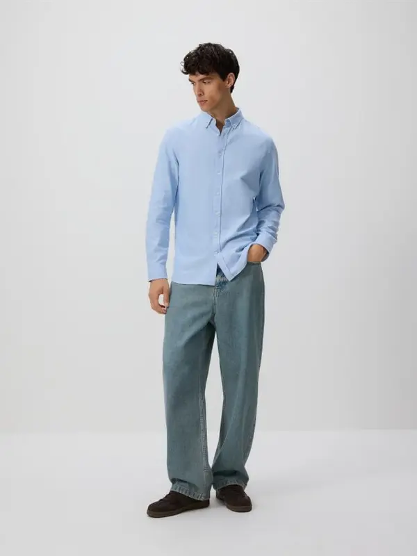 Reserved Reserved - Slim fit pamučna košulja - bljedoplavo