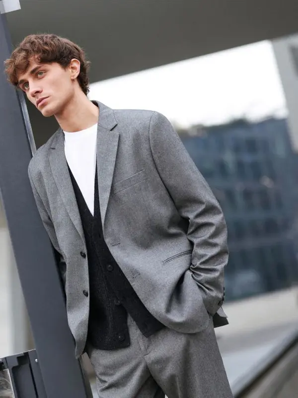 Reserved Reserved - Slim fit sako s mješavinom viskoze - siva