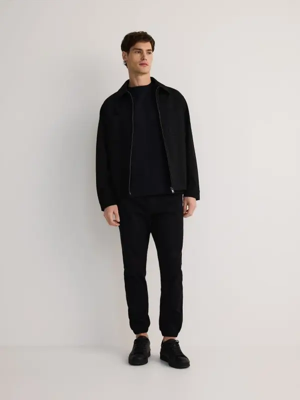 Reserved Reserved - Slim jogger hlače - crno