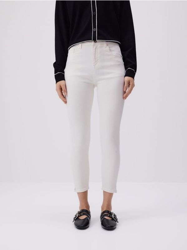 Reserved Reserved - Slim push up traperice - bijela