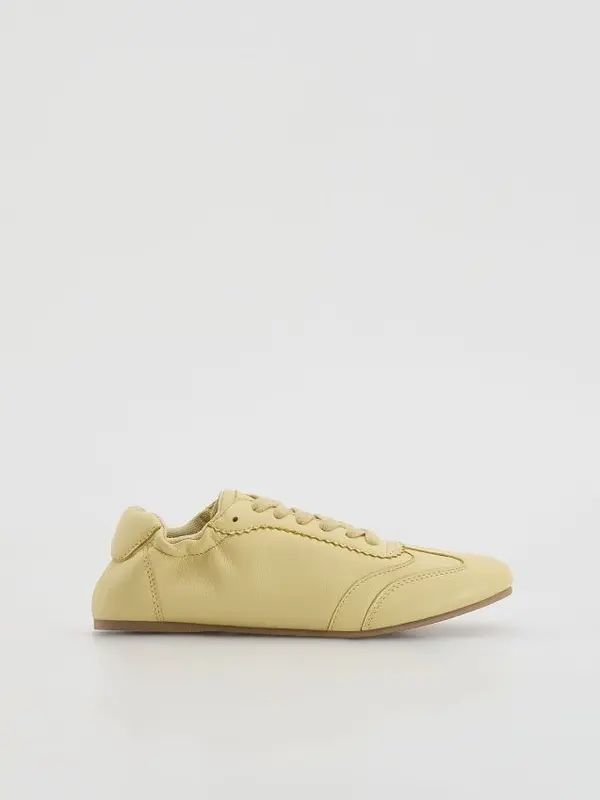 Reserved Reserved - Sneakersice od ovčje kože - krem