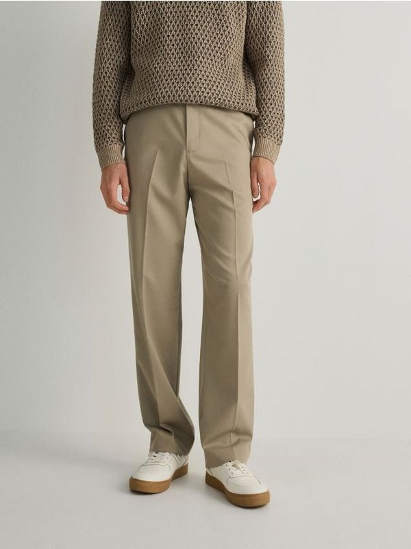 Reserved Reserved - Straight hlače izglačane na crtu - bež