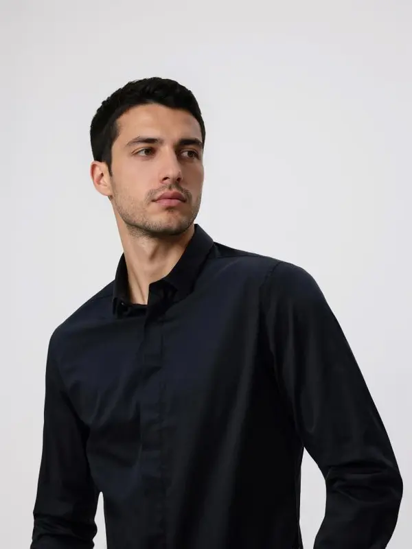 Reserved Reserved - Super slim fit obična košulja - crno